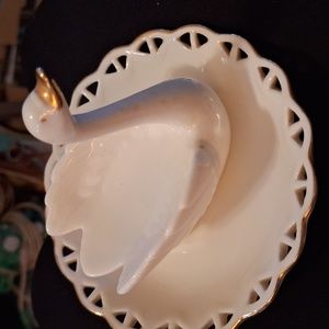 Avon porcelain swan soap holder with gold trim